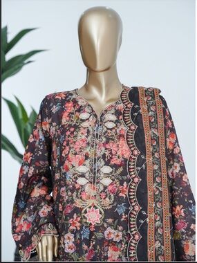 Floral Embroidered Black Women's Tunic Top